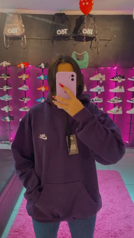 MOLETOM CANGURU DA NIKE ROXO